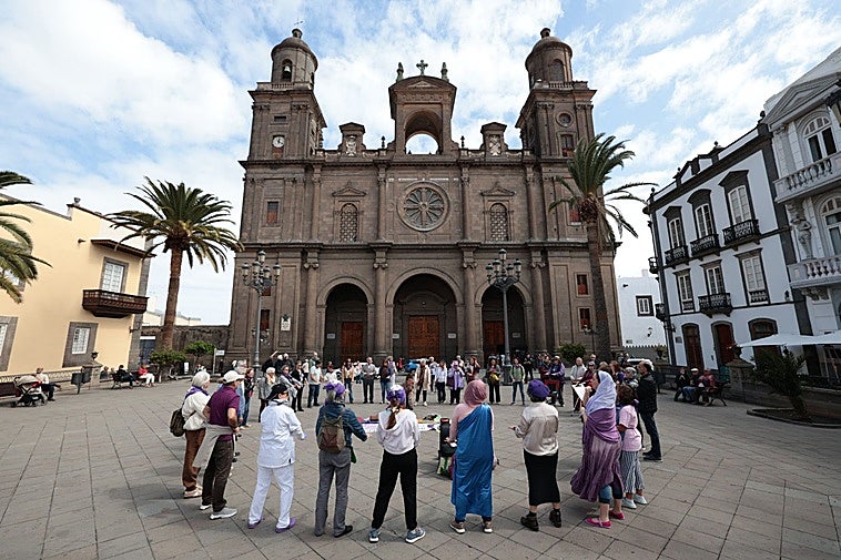 Pasarela hacia «la voz y el voto»: las mujeres de la Iglesia desfilan por la igualdad