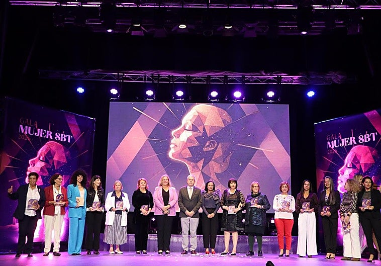 San Bartolomé de Tirajana rindió homenaje a los personajes femeninos del municipio en la Gala Mujer SBT 2026
