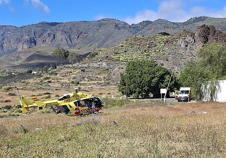 Un motorista herido grave, trasladado en helicóptero al Hospital Insular