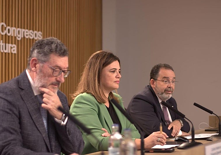 Fuerteventura acoge el segundo día de las primeras Jornadas Regionales sobre Tributos Locales con un centenar de profesionales