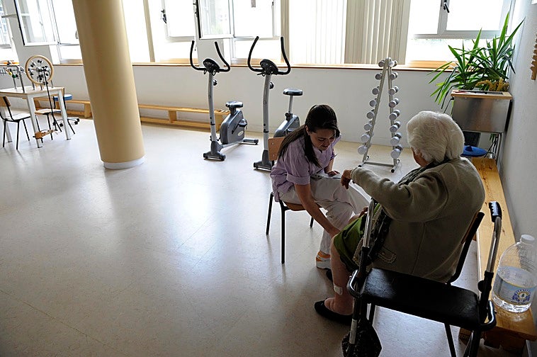 Suspenso canario en dependencia: crece el limbo y seis personas de la lista de espera mueren cada día