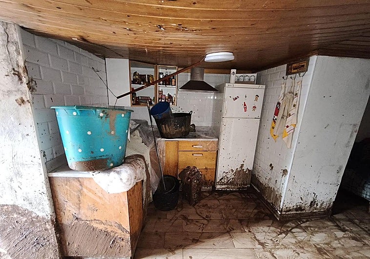 Un derrumbe de ladera deja una vivienda anegada en La Yedra, San Mateo, tras el paso de la borrasca Therese