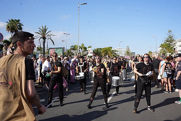 Marea carnavalera en Maspalomas