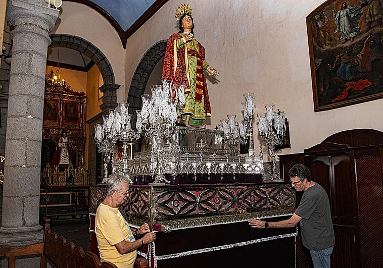 Un Santo Encuentro al completo