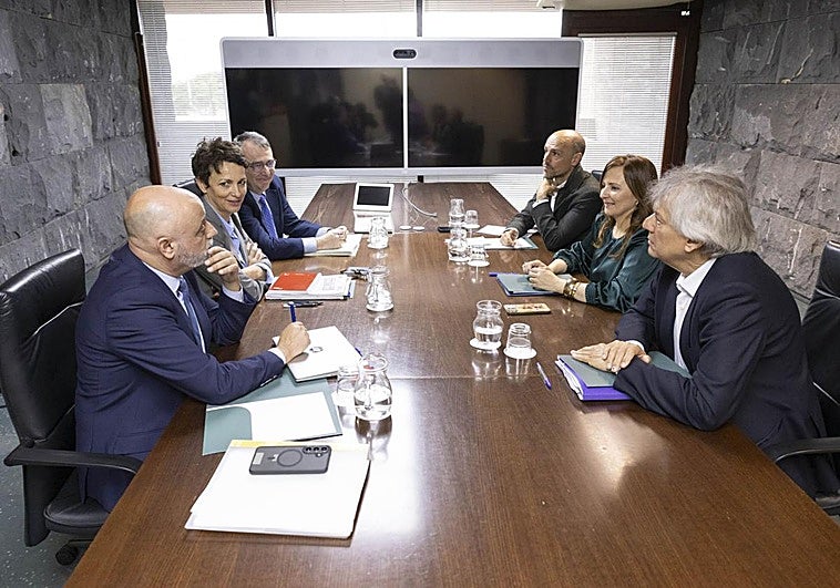 Canarias «abre camino» para la cogestión de los aeropuertos: «Confíen en ambos gobiernos»