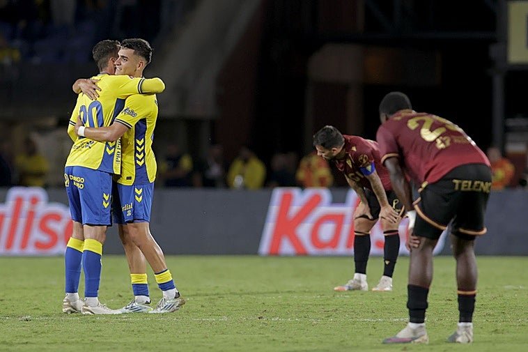 El Cádiz, un caramelo para la UD: seis derrotas consecutivas, 4 puntos de 54…