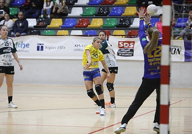 El Rocasa colapsa en Elche y deberá remontar cinco goles en su guarida