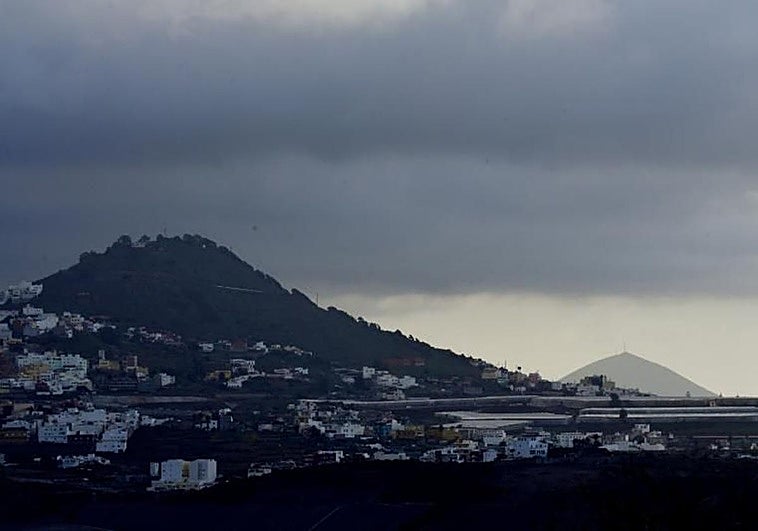 Las lluvias persisten en Canarias a las puertas del puente de mayo y la Aemet avisa: no llegarán los 25 grados