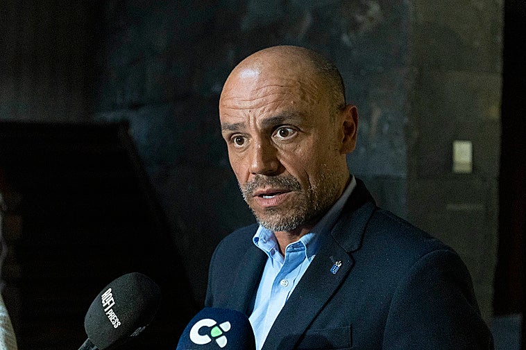 Canarias critica la gestión del Estado ante el crucero con hantavirus: «Empezamos preocupados y terminamos muy preocupados»