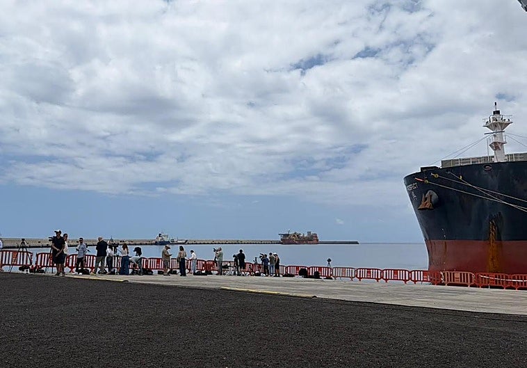Última hora del crucero con hantavirus rumbo a Canarias en directo: el buque llegará a Tenerife entre las cuatro y las seis de la madrugada