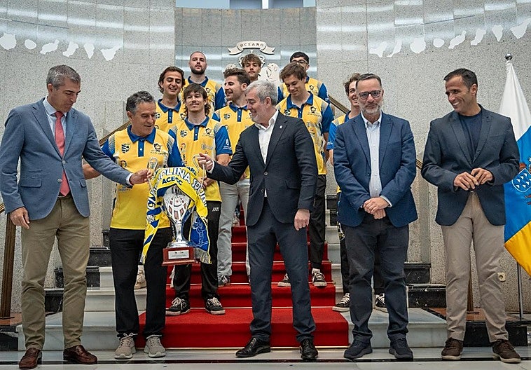 Canarias rinde honores al Molina Sport, hexacampeón de la Liga Élite de hockey línea