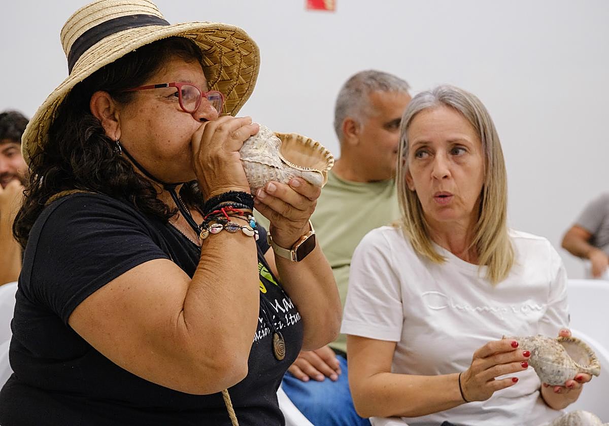 The Sound of the Buccal Shell Echoes Again in El Cotillo