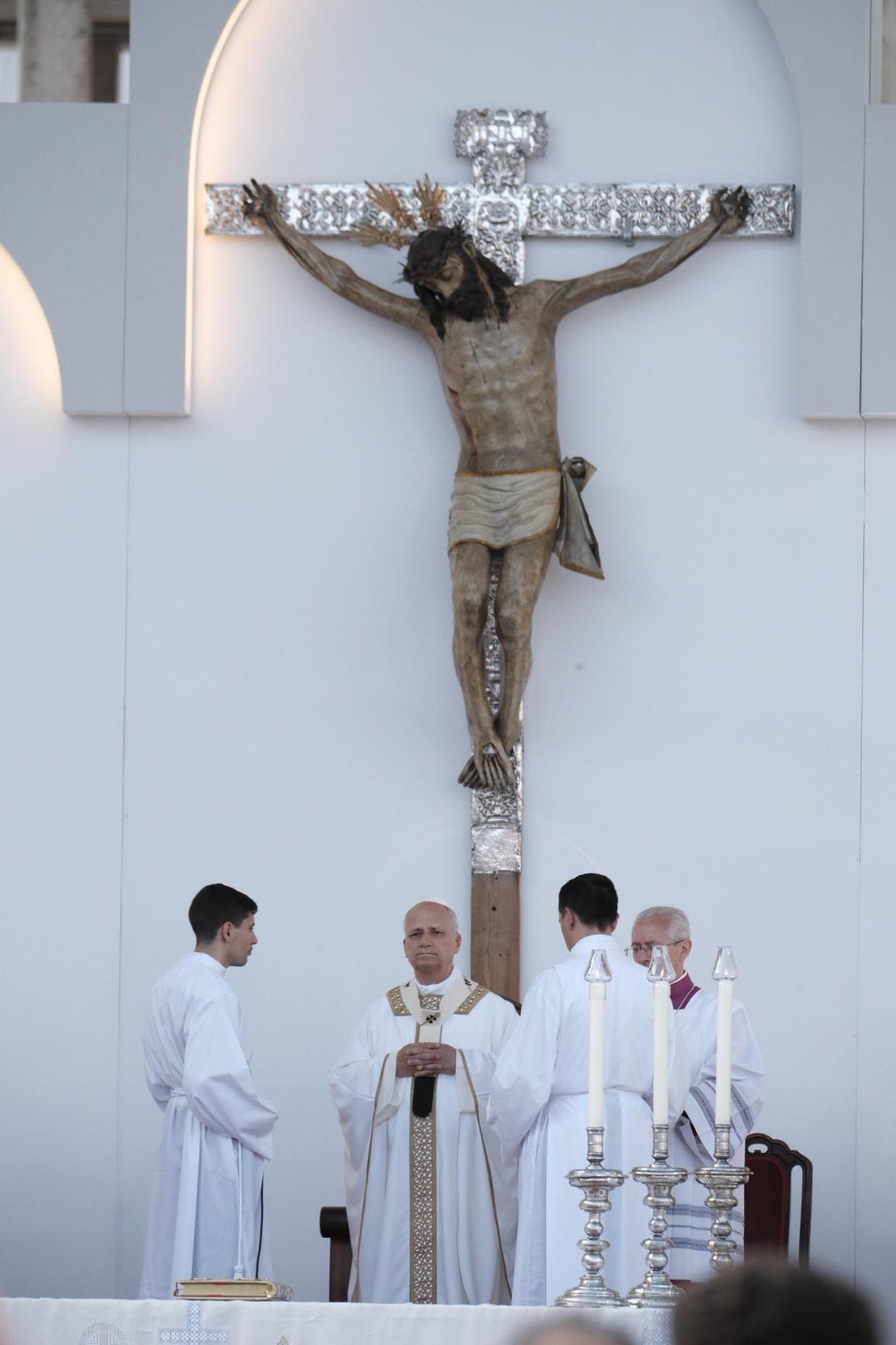 La misa del papa León XIV en el Estadio de Gran Canaria, en imágenes