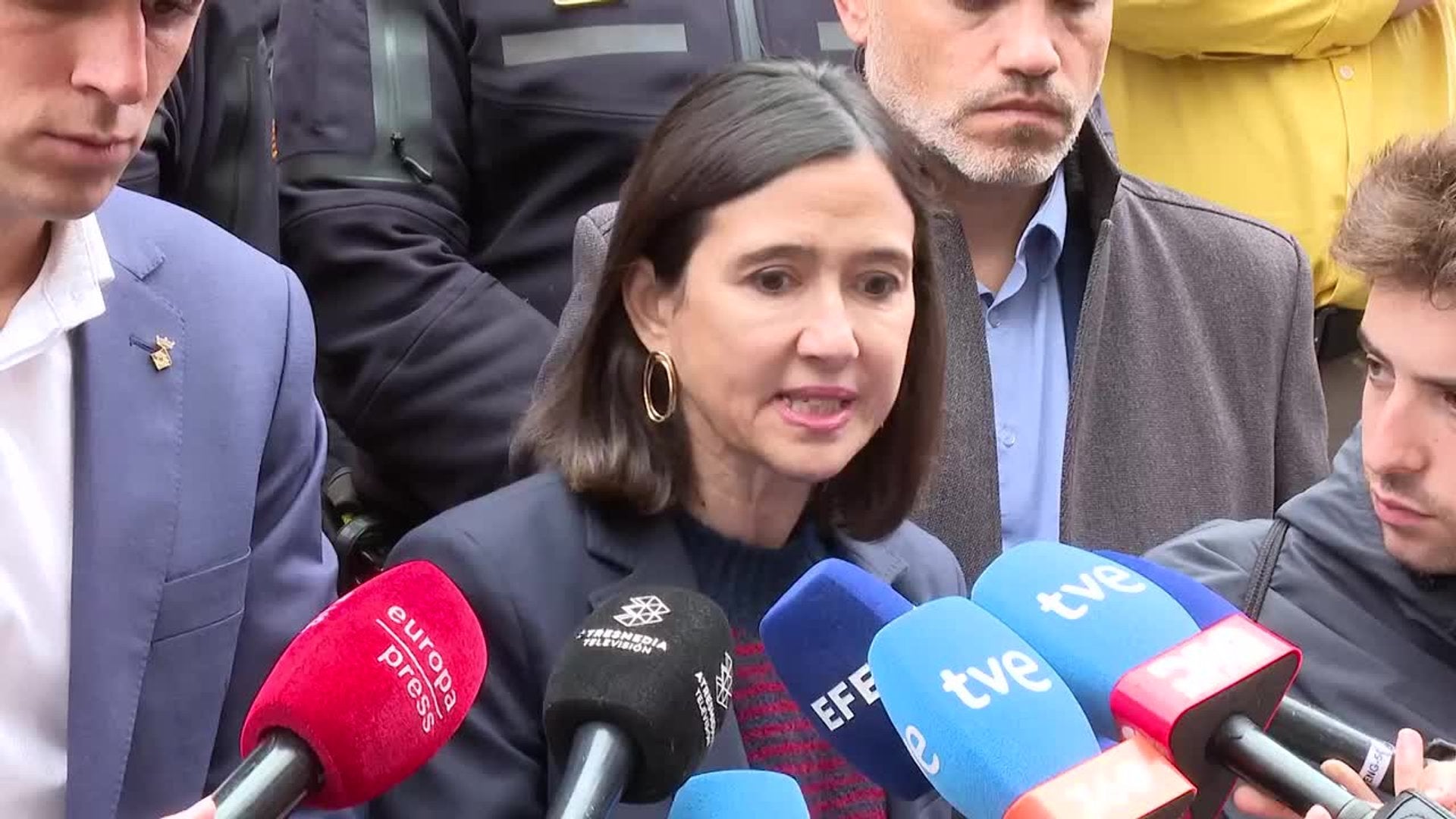 Sliencio Rull y Parlon encabezan el minuto de silencio por la fallecida por la ...