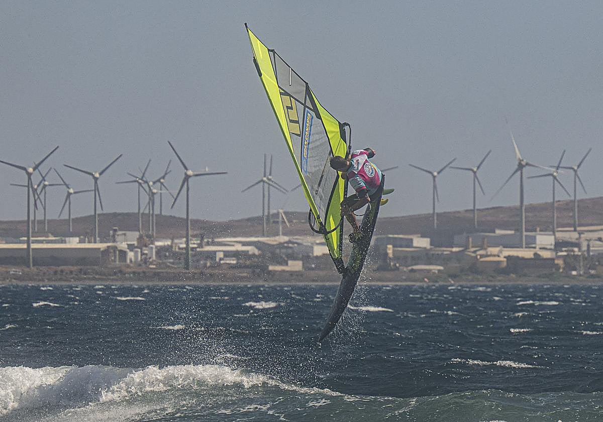 Pozo Izquierdo resuelve con éxito las últimas finales mundialistas | Canarias7