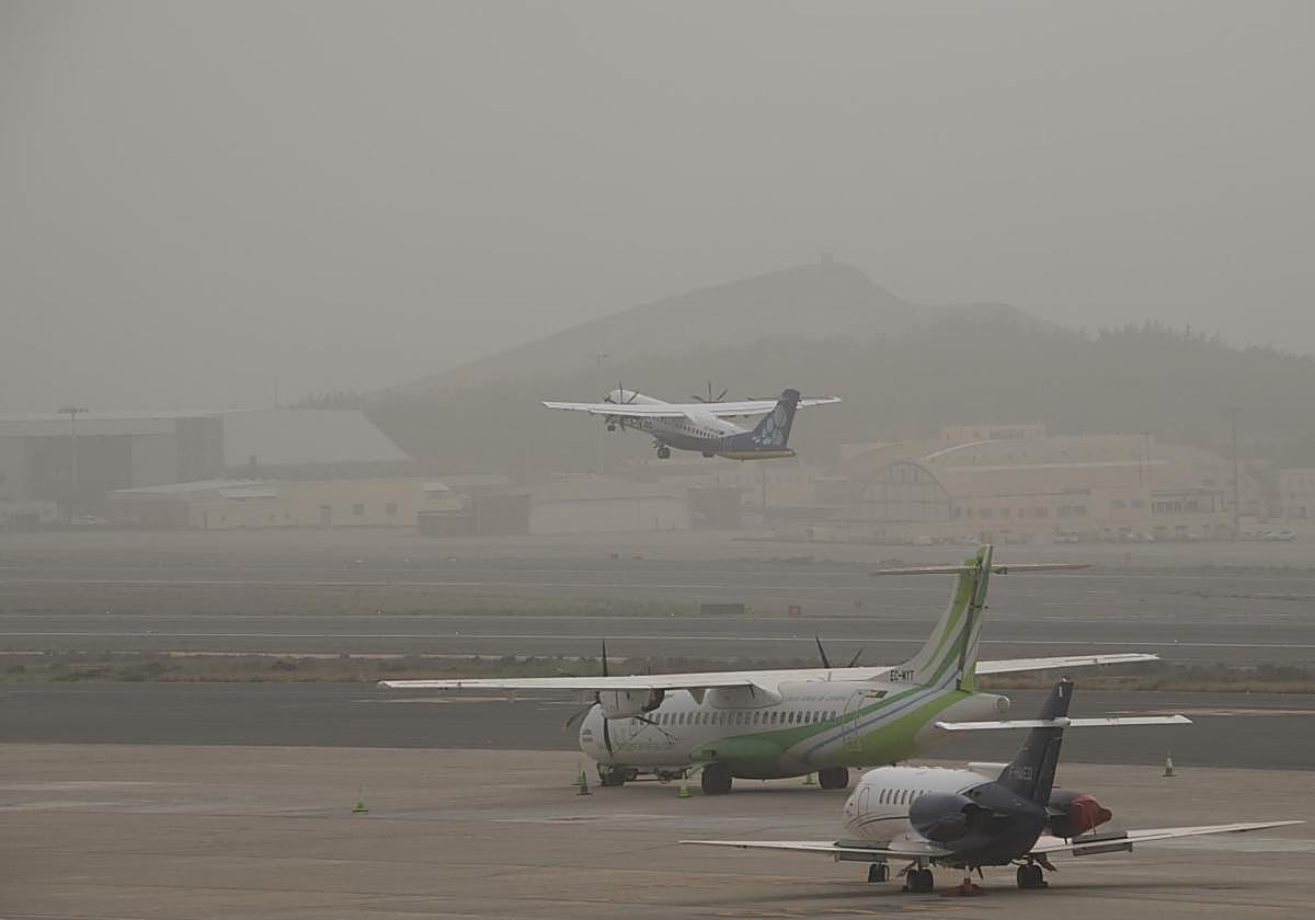 Los equipos que miden la visibilidad en el Aeropuerto de Gran Canaria no son fiables con calima intensa | Canarias7