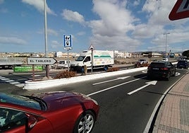 Vista de la avenida y su mediana en la que actuará el Ayuntamiento.