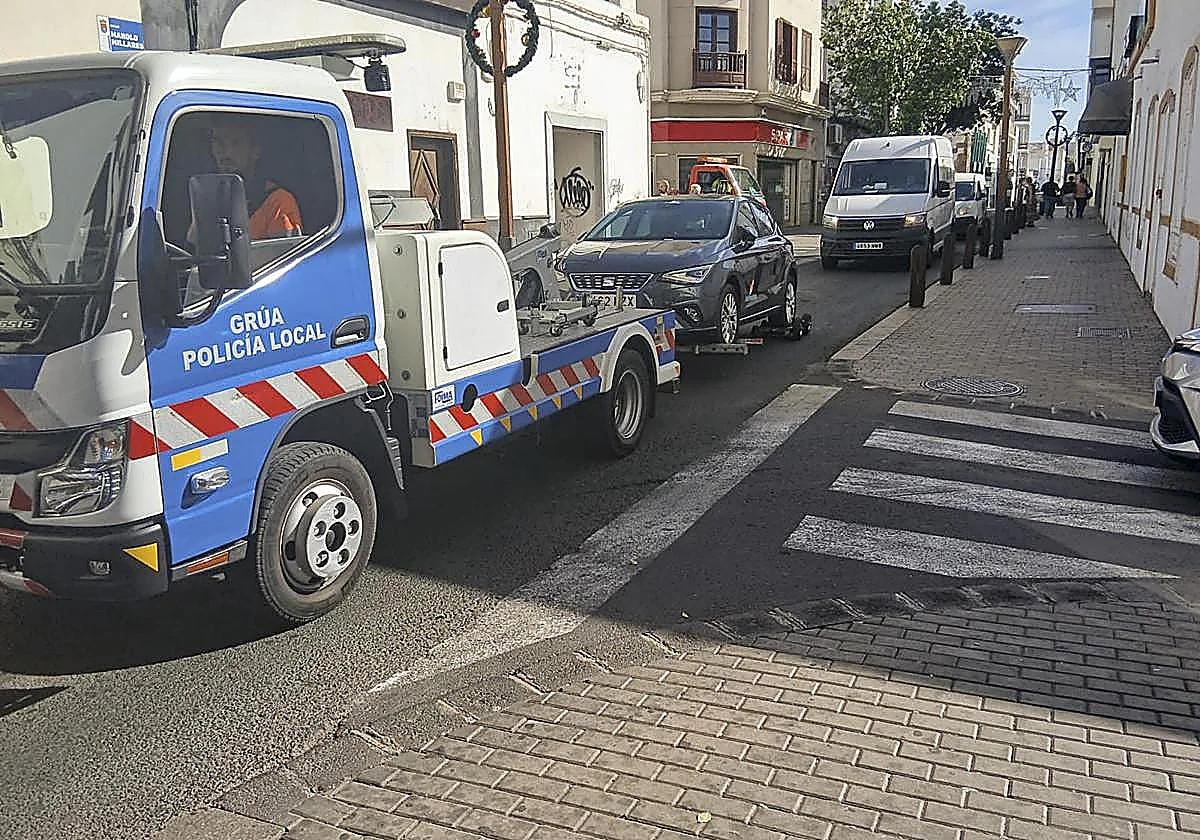 Arrecife fracasa en el intento de recuperar el servicio de grúa