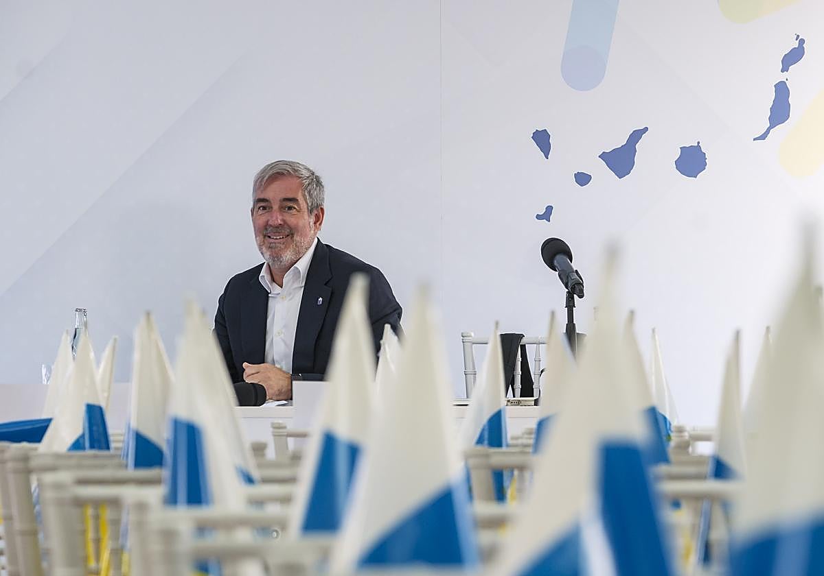 El nacionalismo canario se agrupa en dos coaliciones con la vista puesta en el ansiado grupo parlamentario
