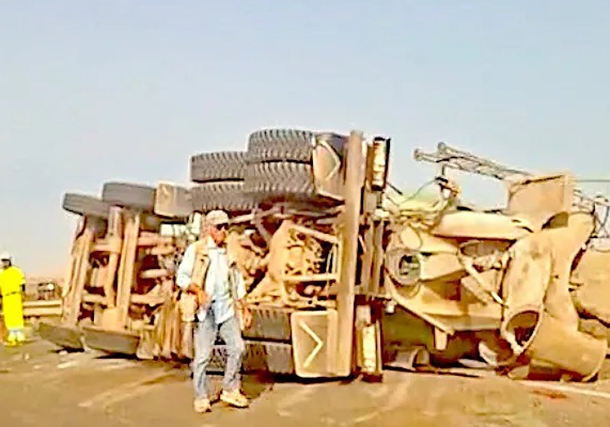 A driver suffers a cardiac arrest and overturns his concrete mixer. A driver suffers a cardiac arrest and overturns his concrete mixer.