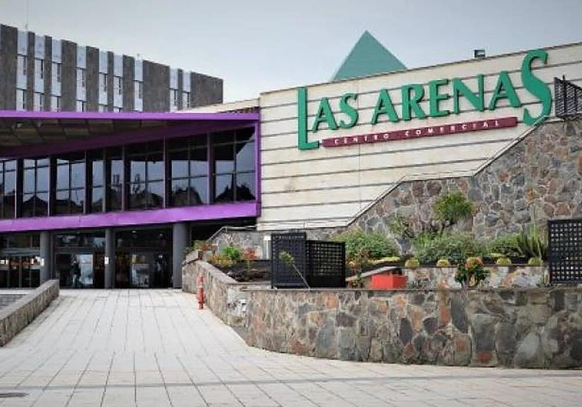 Detenidas dos personas tras un robo en una joyería del centro comercial Las Arenas