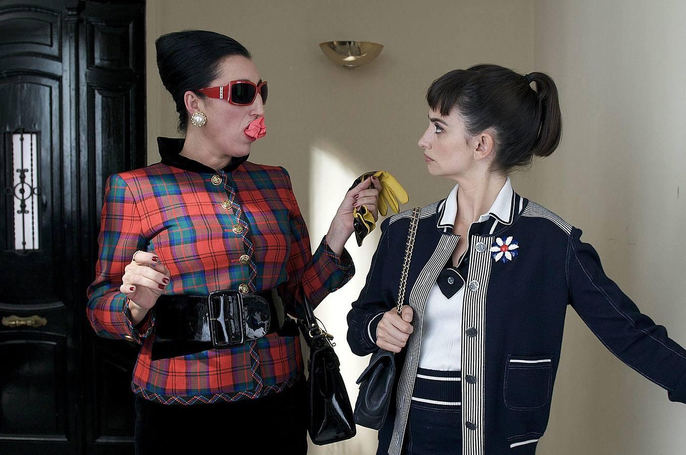 Penélope Cruz, junto a Rossy de Palma, en 'Los abrazos rotos'.