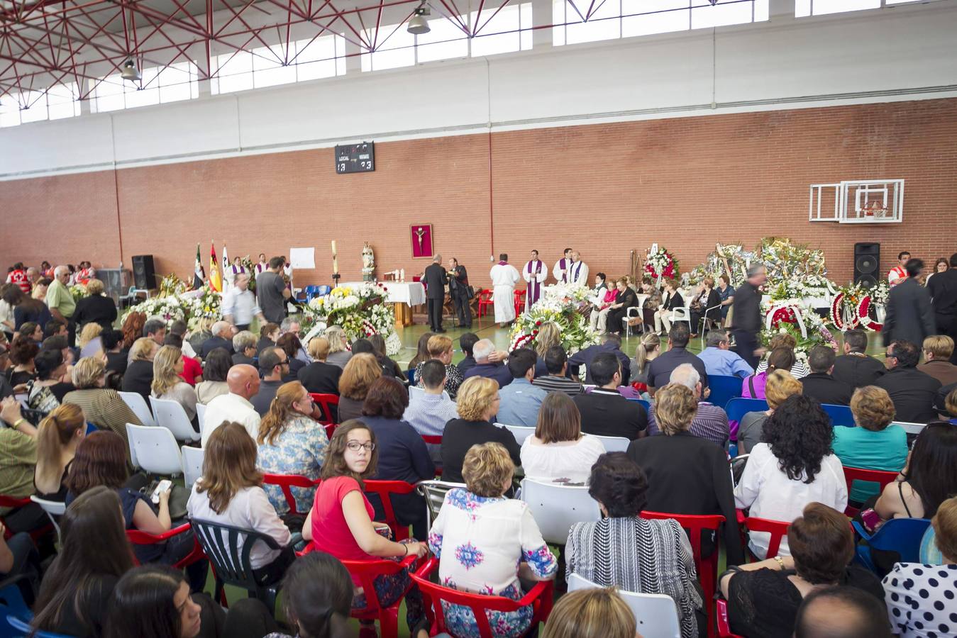 Monterrubio de la Serena despide a los jóvenes fallecidos