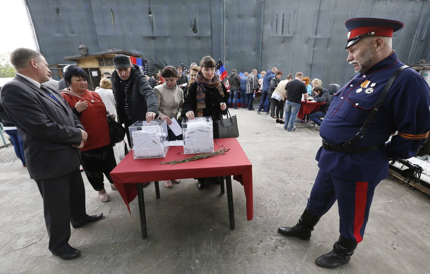 Referéndums independentistas en el este de Ucrania