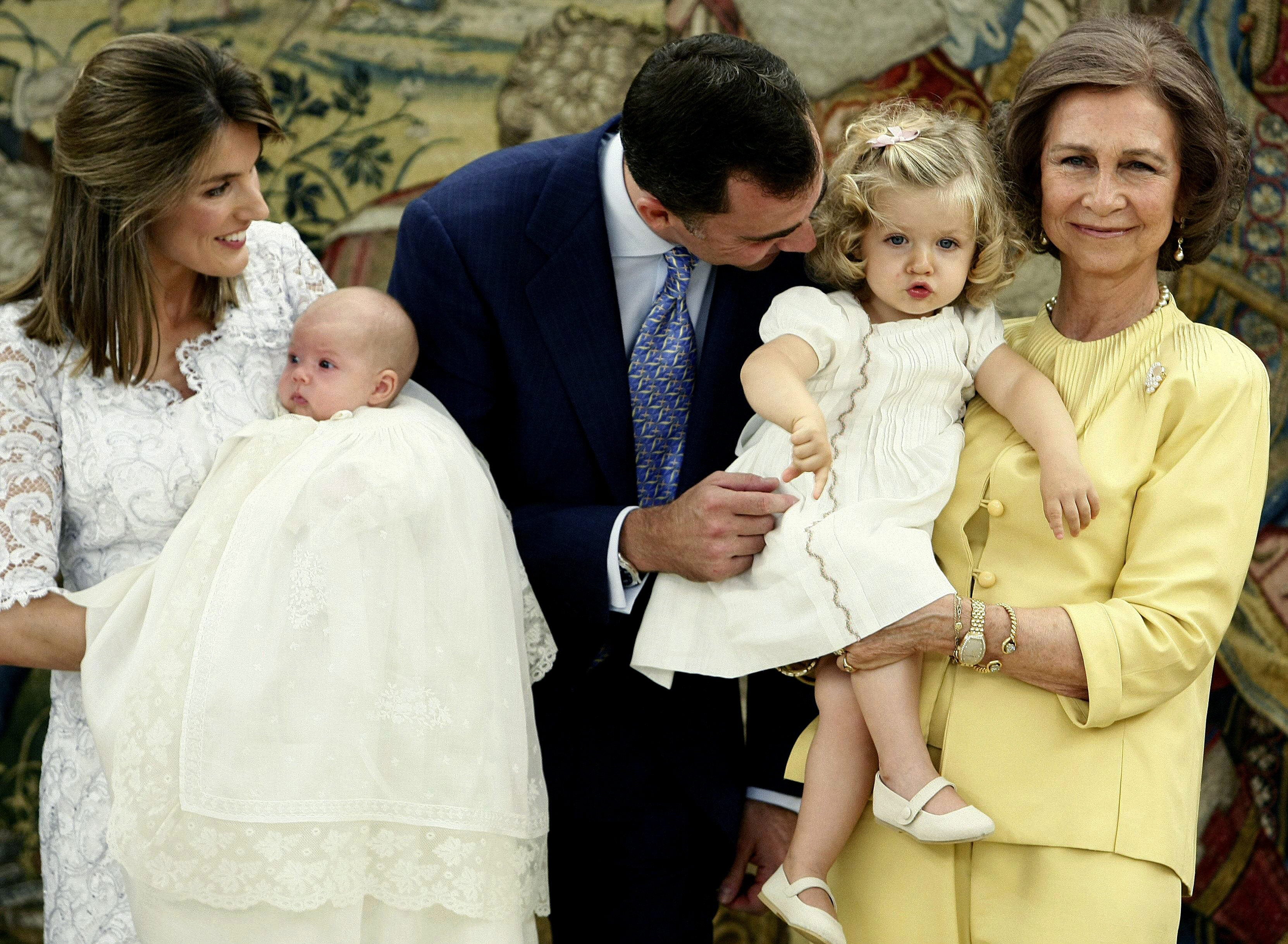 La infanta Leonor, en el bautizo de su hermana, la infanta Sofía