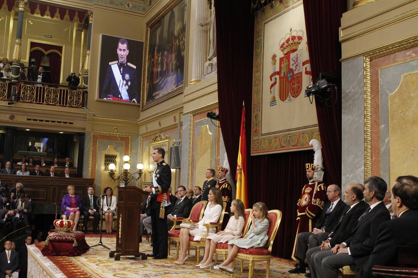 Felipe VI jura la Constitución ante las Cortes