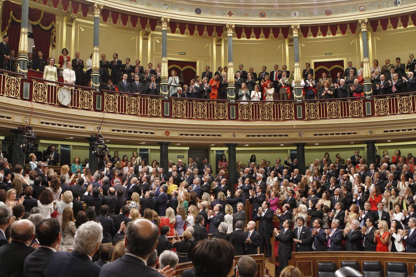 Felipe VI jura la Constitución ante las Cortes