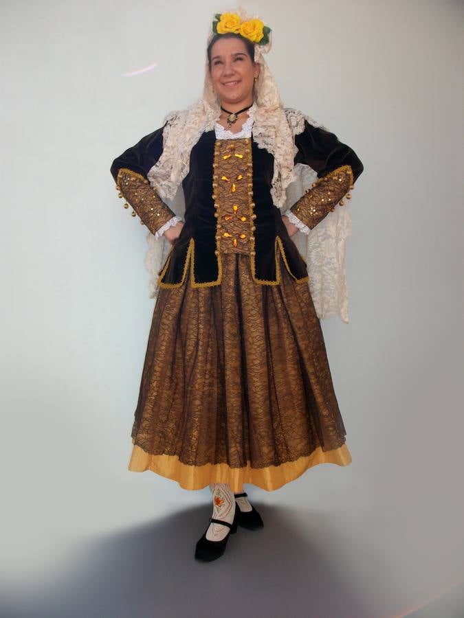 12. Traje de paseo de Villanueva de Algaidas. 