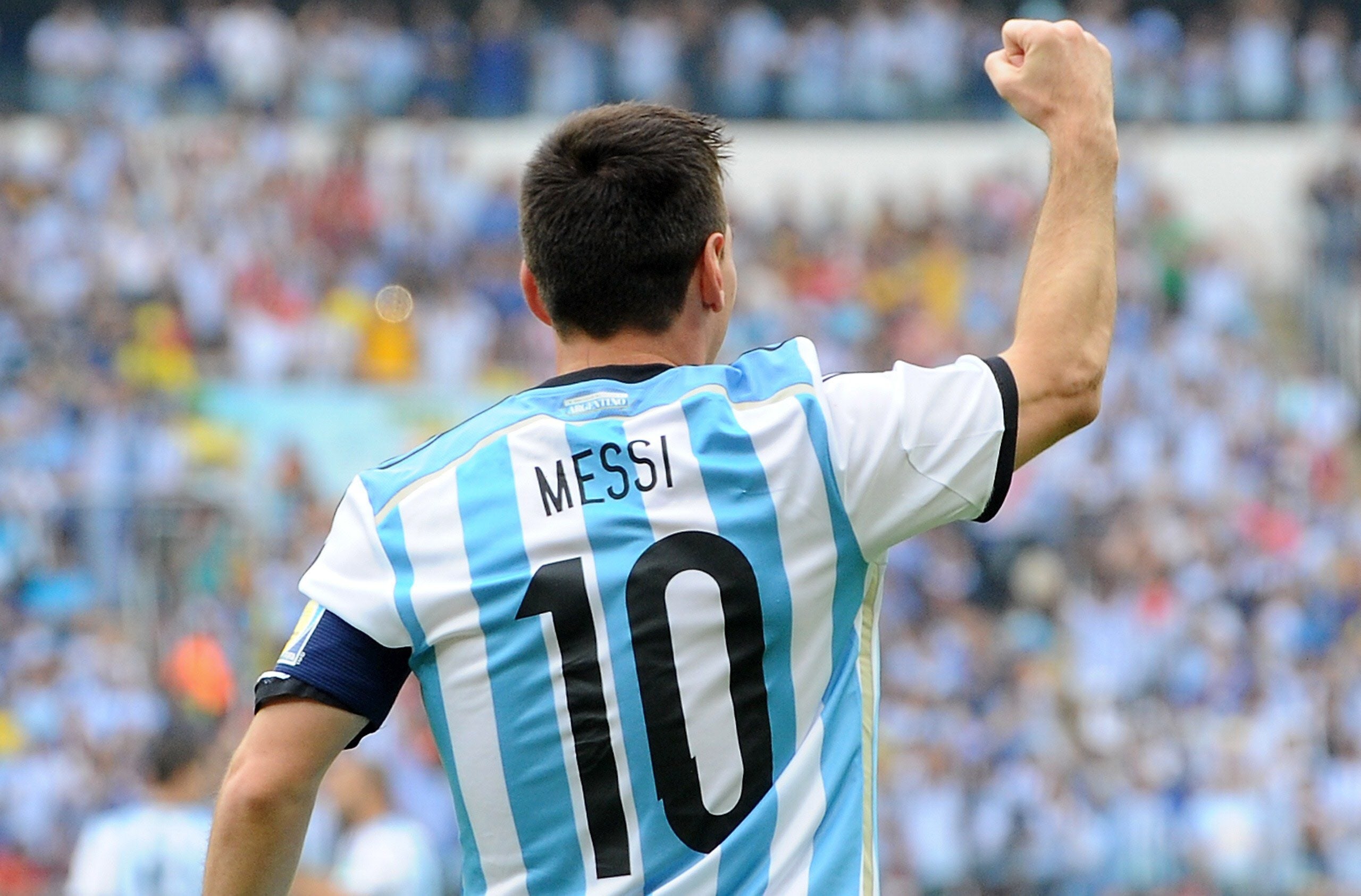 Messi celebra el primer gol del partido contra Nigeria.