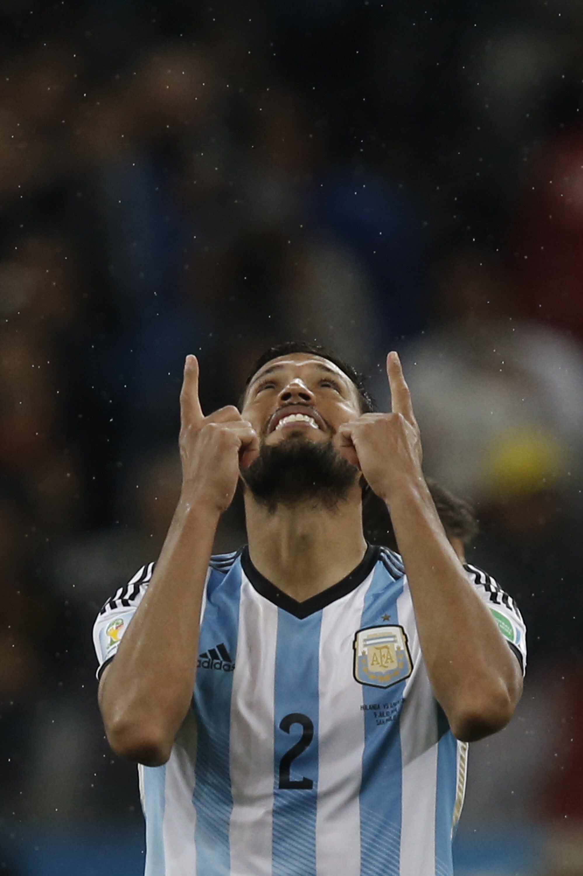 Garay celebra su gol de penalti.