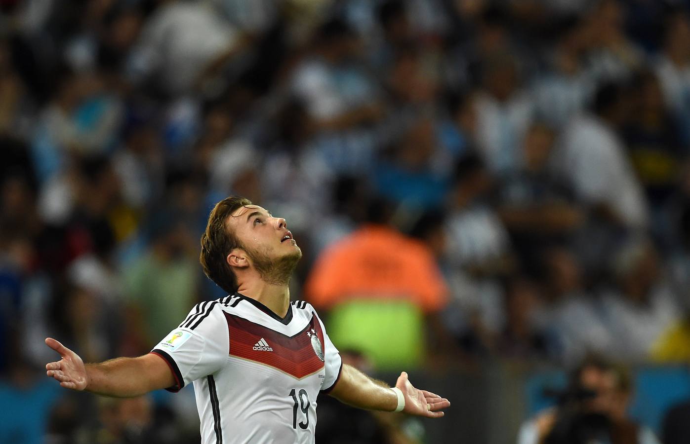 Götze celebra el gol que da el título de campeona del mundo a Alemania.