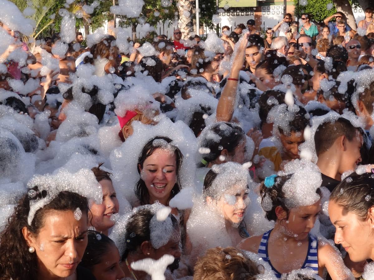 Ciudad Jardín vive su fiesta de la espuma