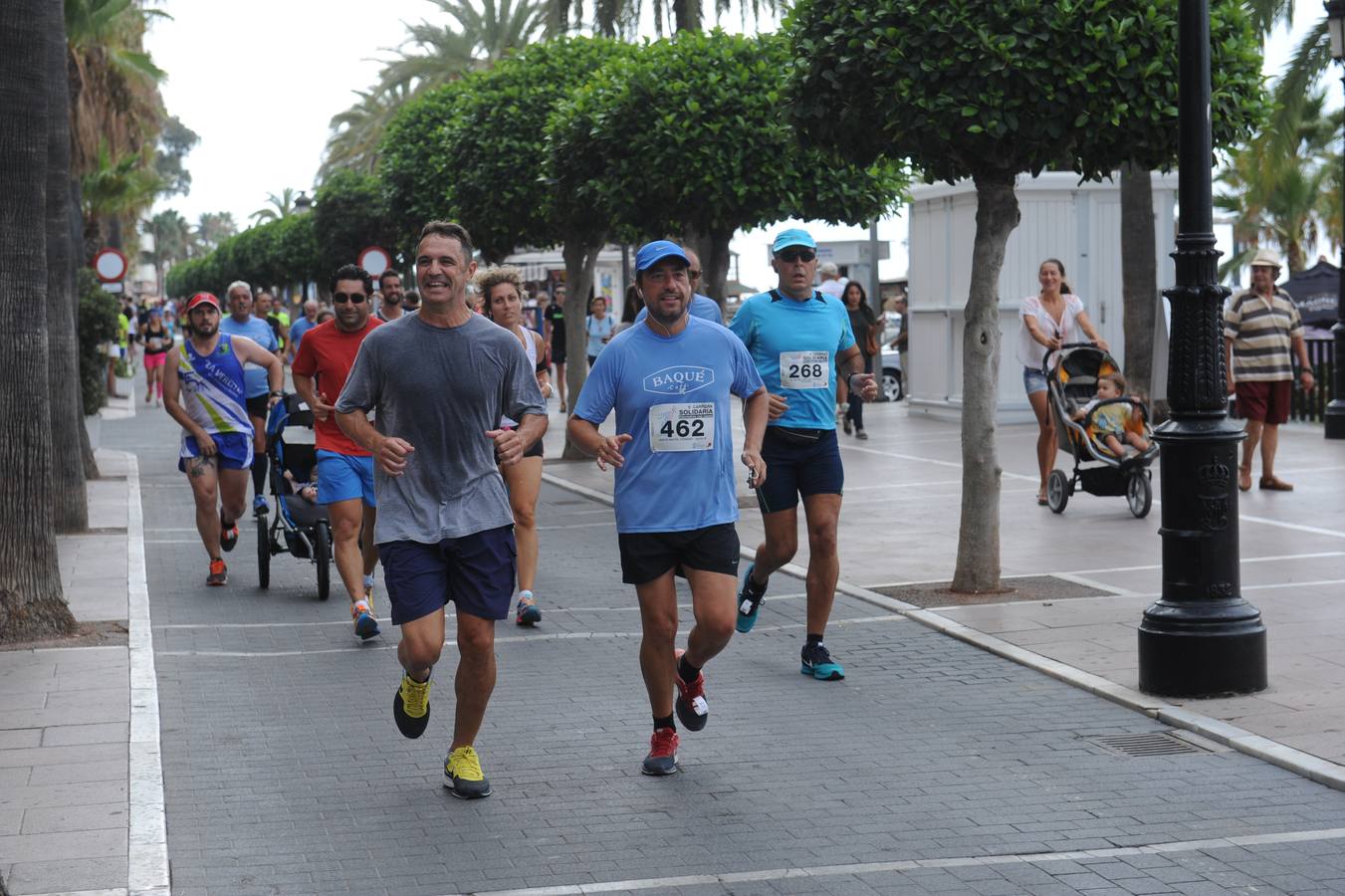 La carrera solidaria &#039;Kilómetros con causa&#039;, en imágenes