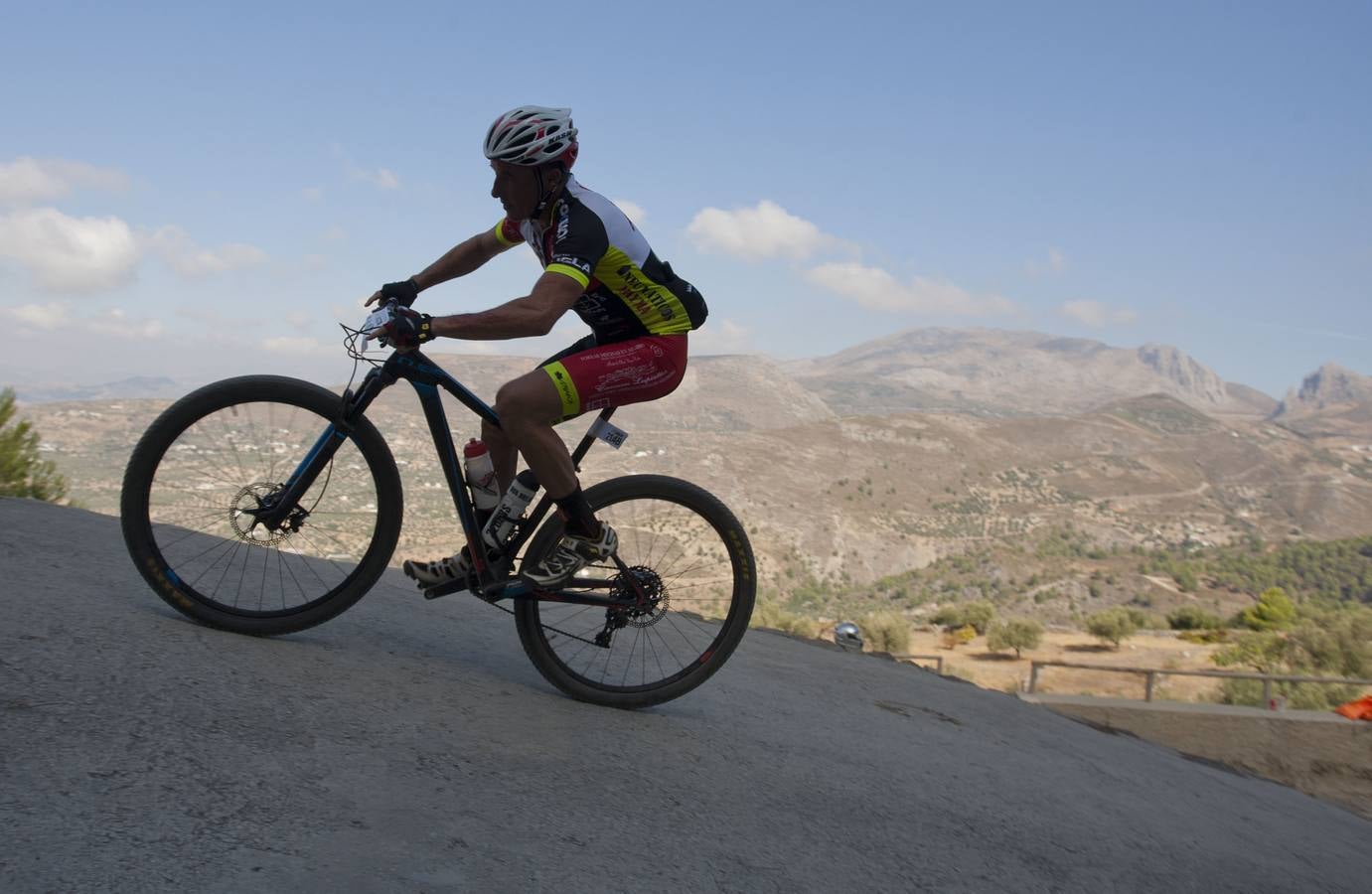 Las mejores imágenes del triatlón cross Xterra de La Viñuela-Costa del Sol