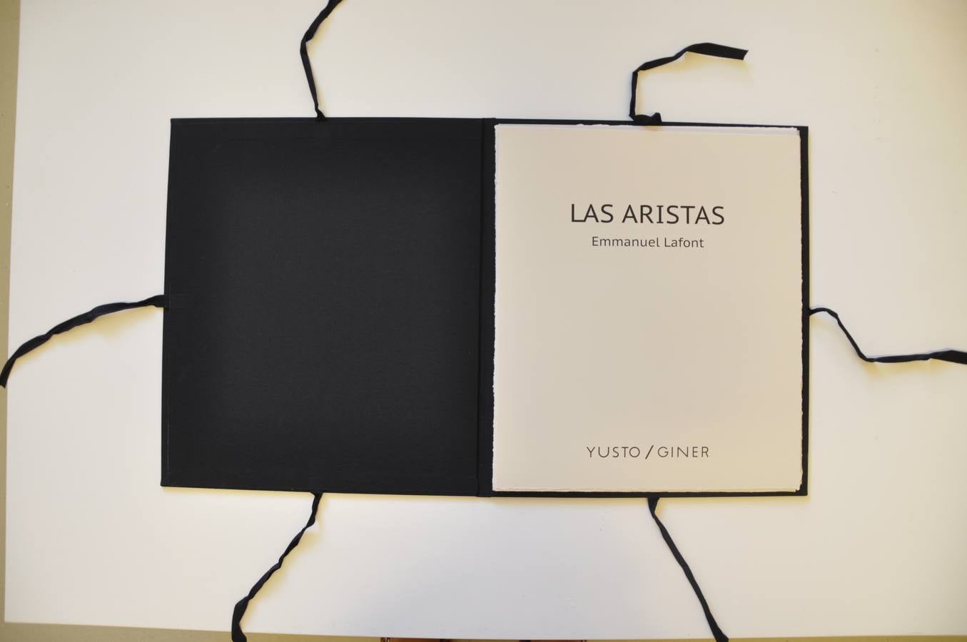 'Las artistas' de Lafont reúne cinco litografías y textos.