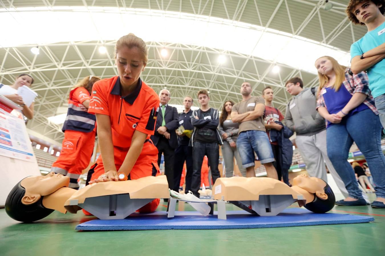 Día de la Parada Cardiaca. Ochenta profesionales enseñaron a estudiantes a saber desenvolverse en una situación de emergencia