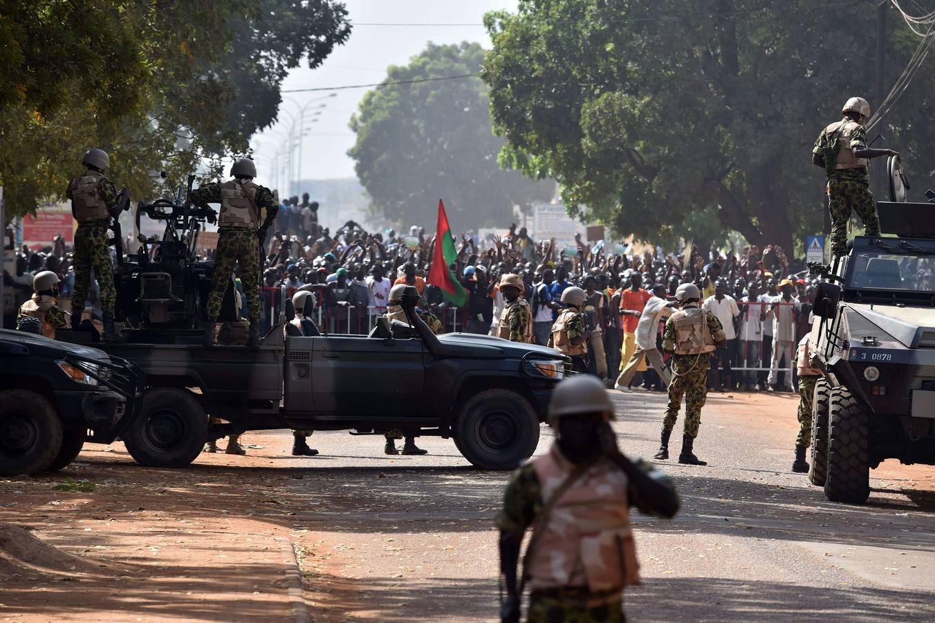 Protestas en Burkina Faso tras instaurarse un gobierno de transición