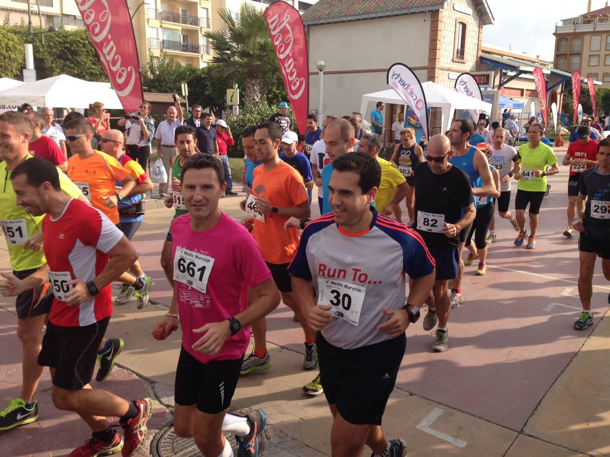 Participantes en la Media Maratón de Rincón de la Victoria