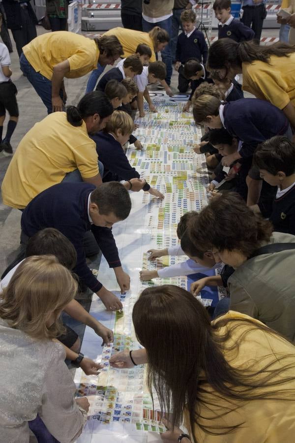 Málaga intenta batir un récord mundial de sellos