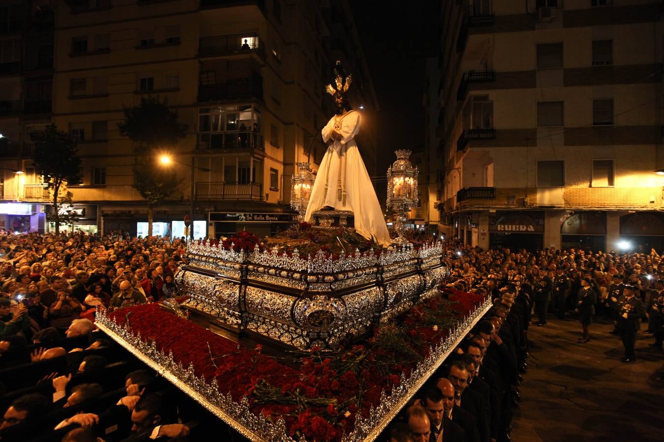 El Cautivo celebra su 75 aniversario con una procesión extraordinaria por la Trinidad