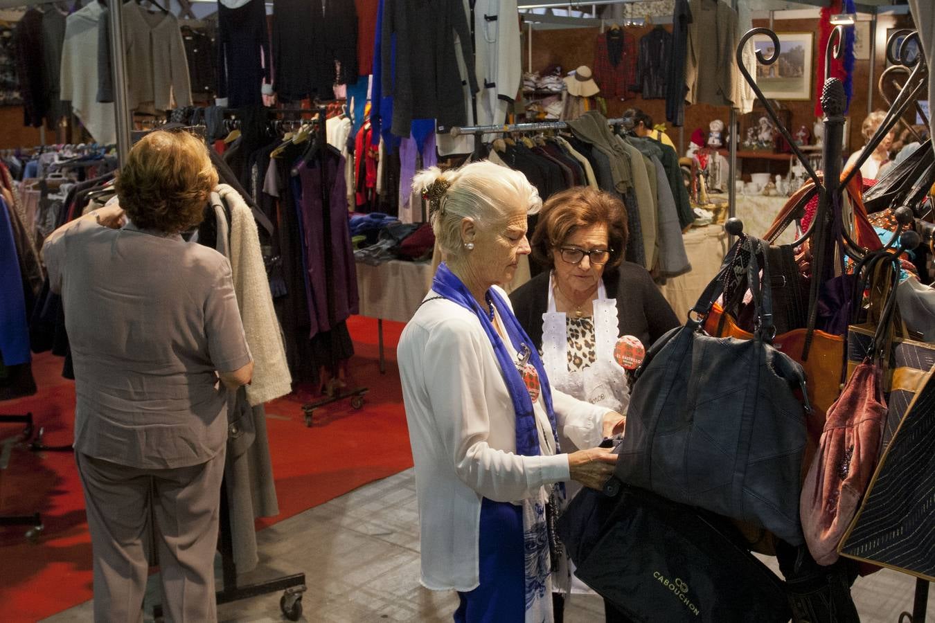 Fotos del rastrillo de Nuevo Futuro