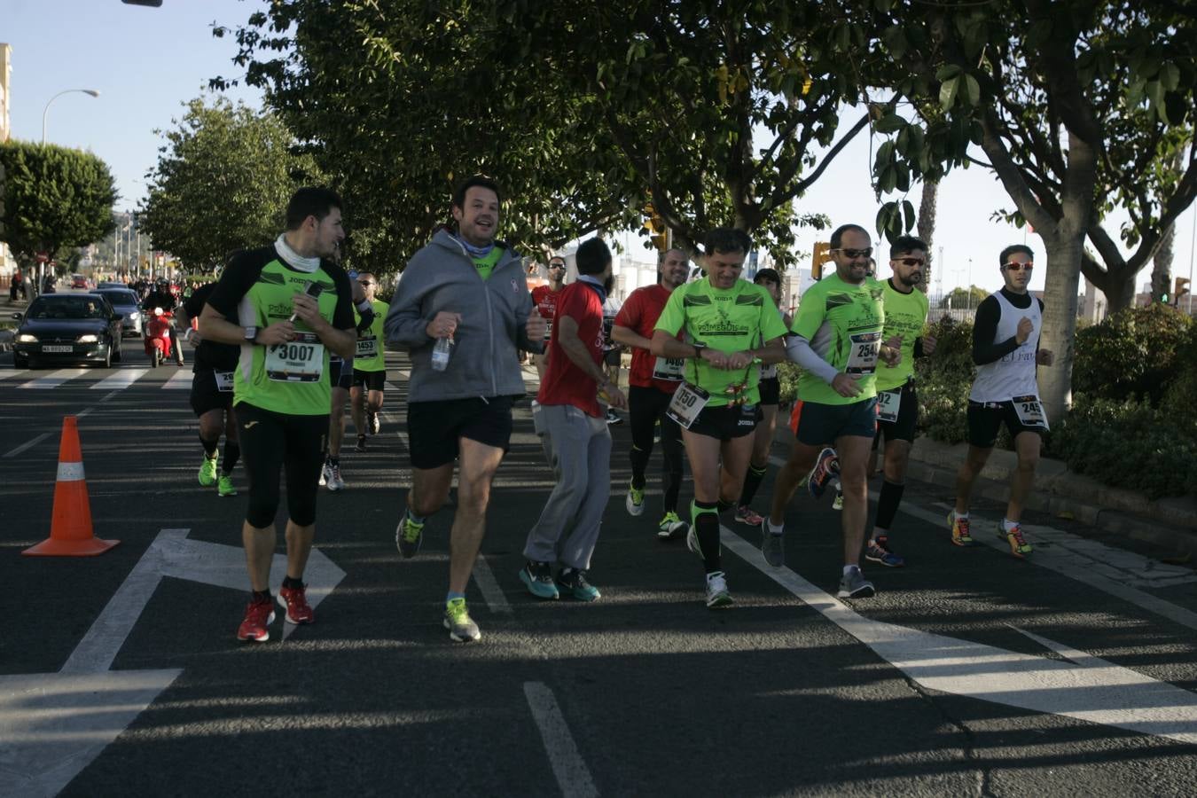 El V Maratón de Málaga a su paso por la calle Pacífico (IV)