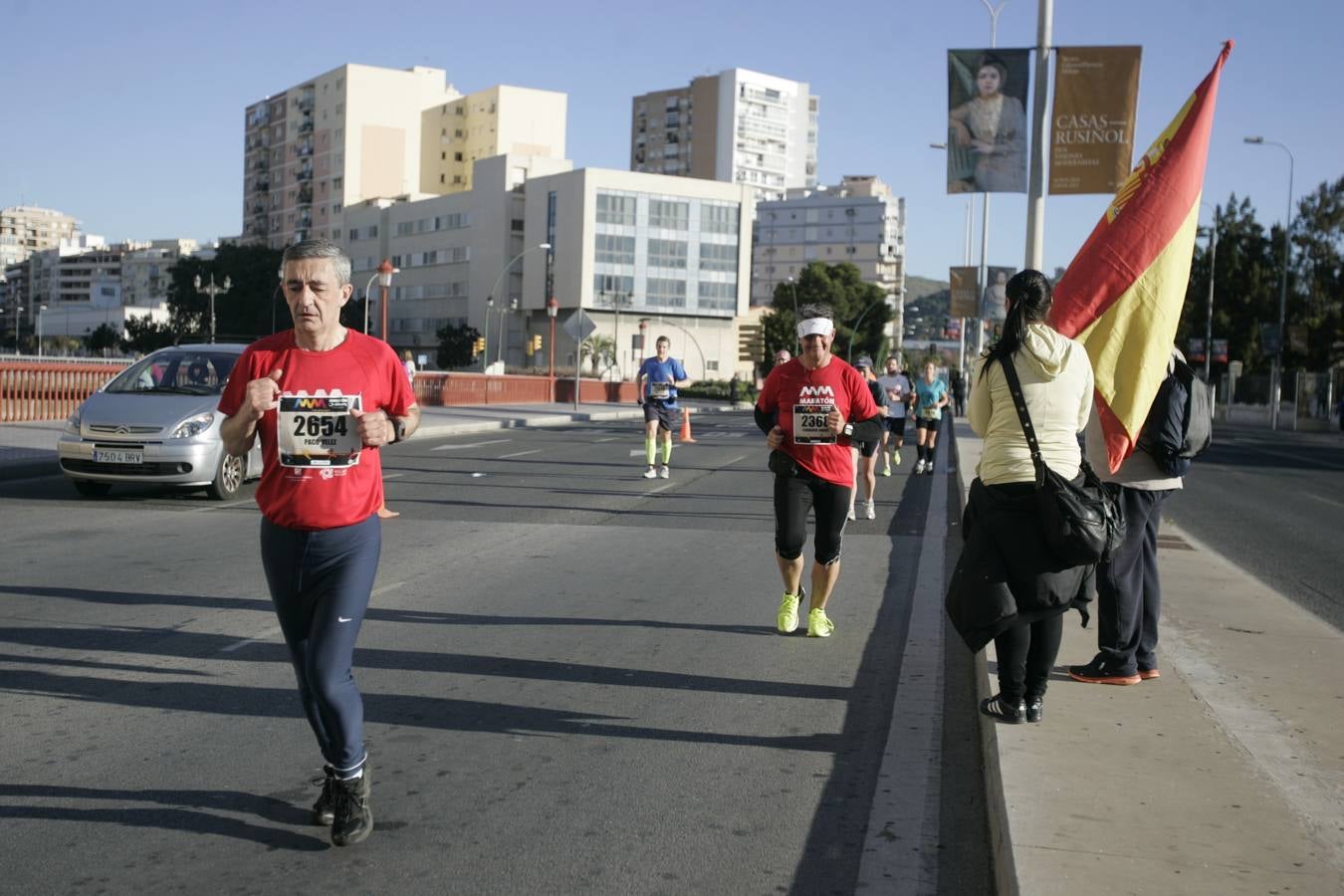 El V Maratón de Málaga a su paso por la calle Pacífico (IV)