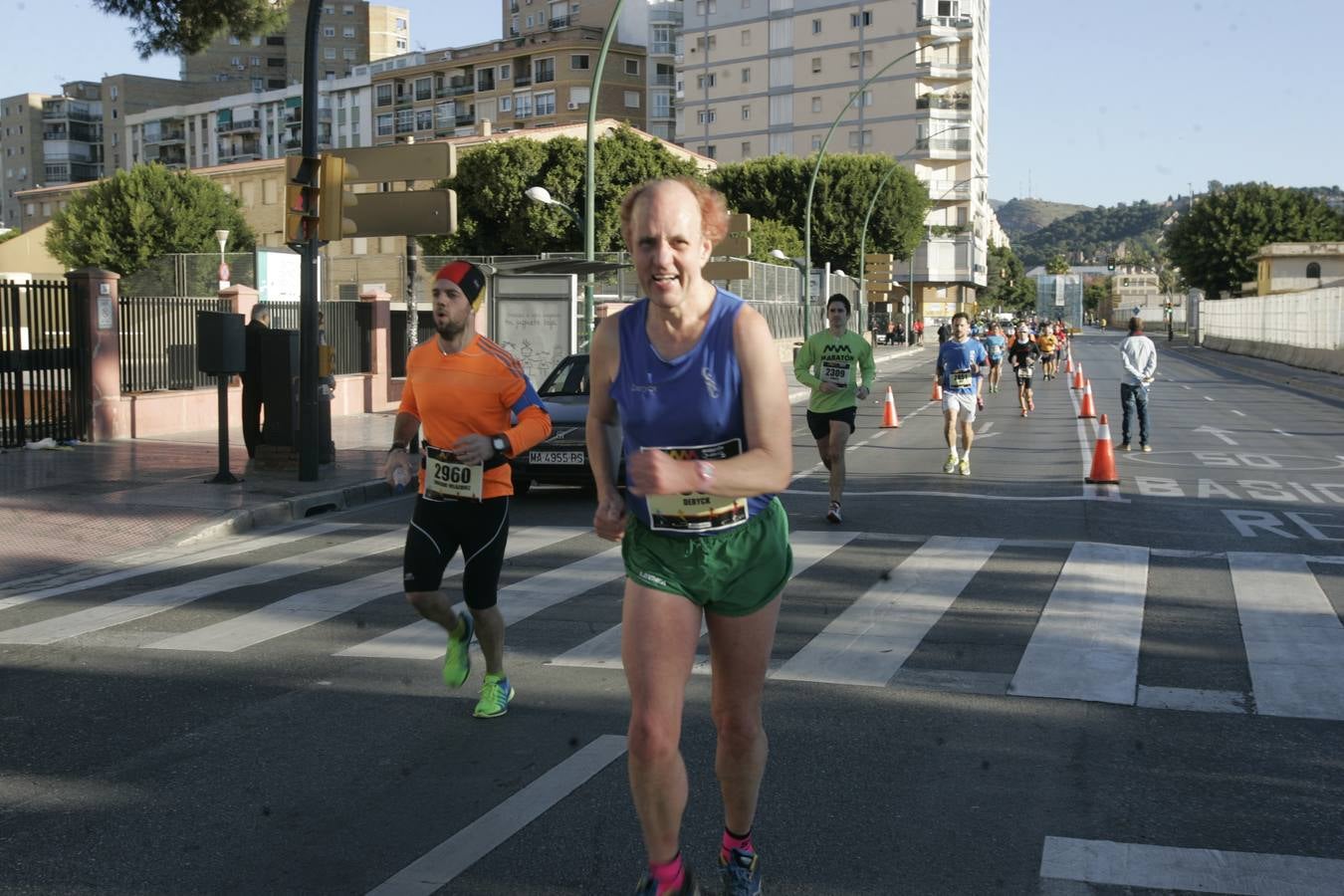 El V Maratón de Málaga a su paso por la calle Pacífico (IV)