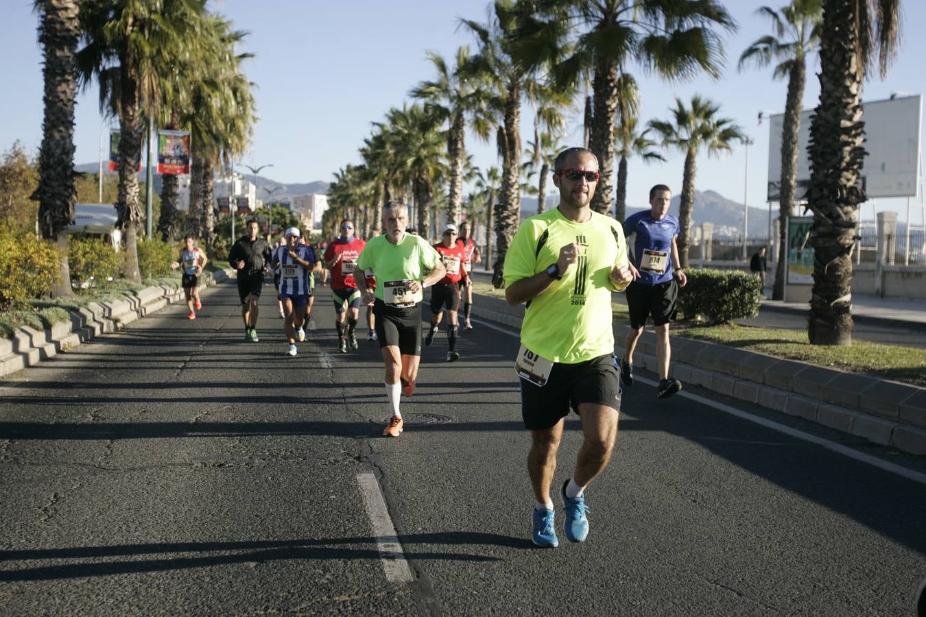 El V Maratón de Málaga a su paso por la calle Pacífico (III)
