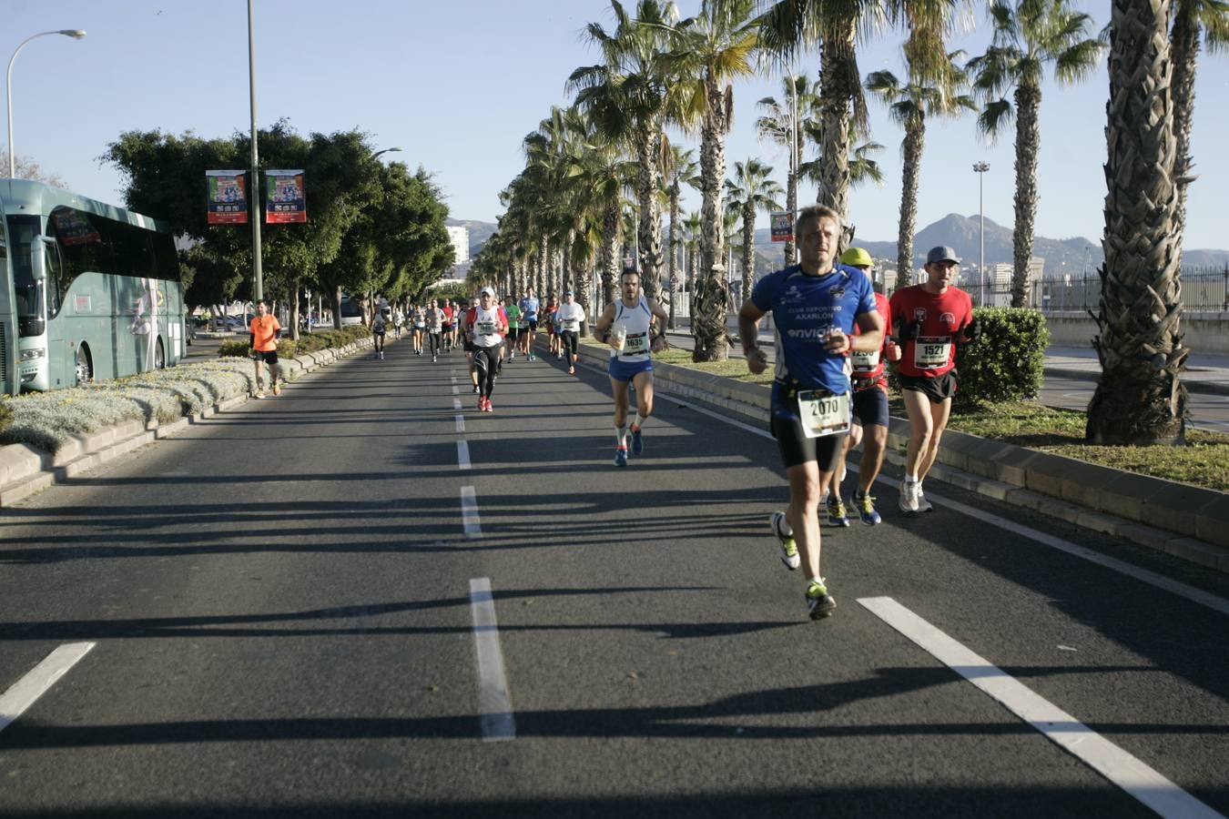 El V Maratón de Málaga a su paso por la calle Pacífico (III)